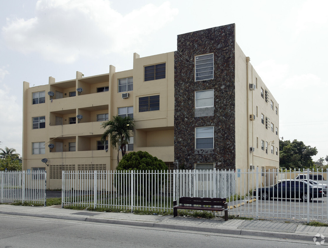 Primary Photo - 33rd Street Apartments