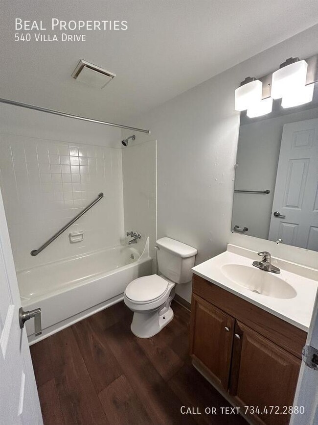 Building Photo - 540 Villa Dr
