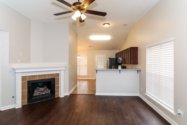 Building Photo - 10333 Cottage Oaks Dr