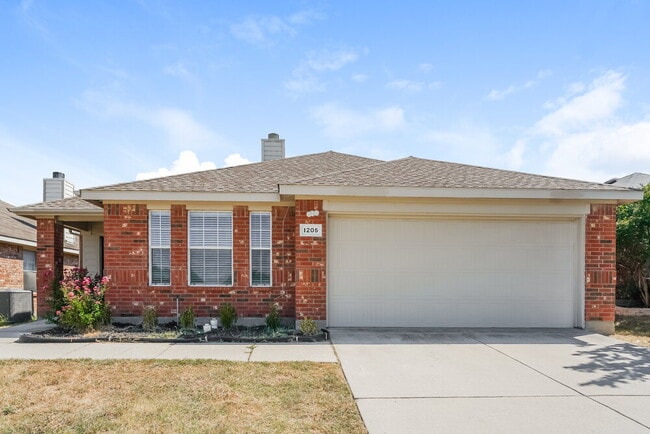 Building Photo - 1205 Artesia Dr