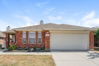 Building Photo - 1205 Artesia Dr