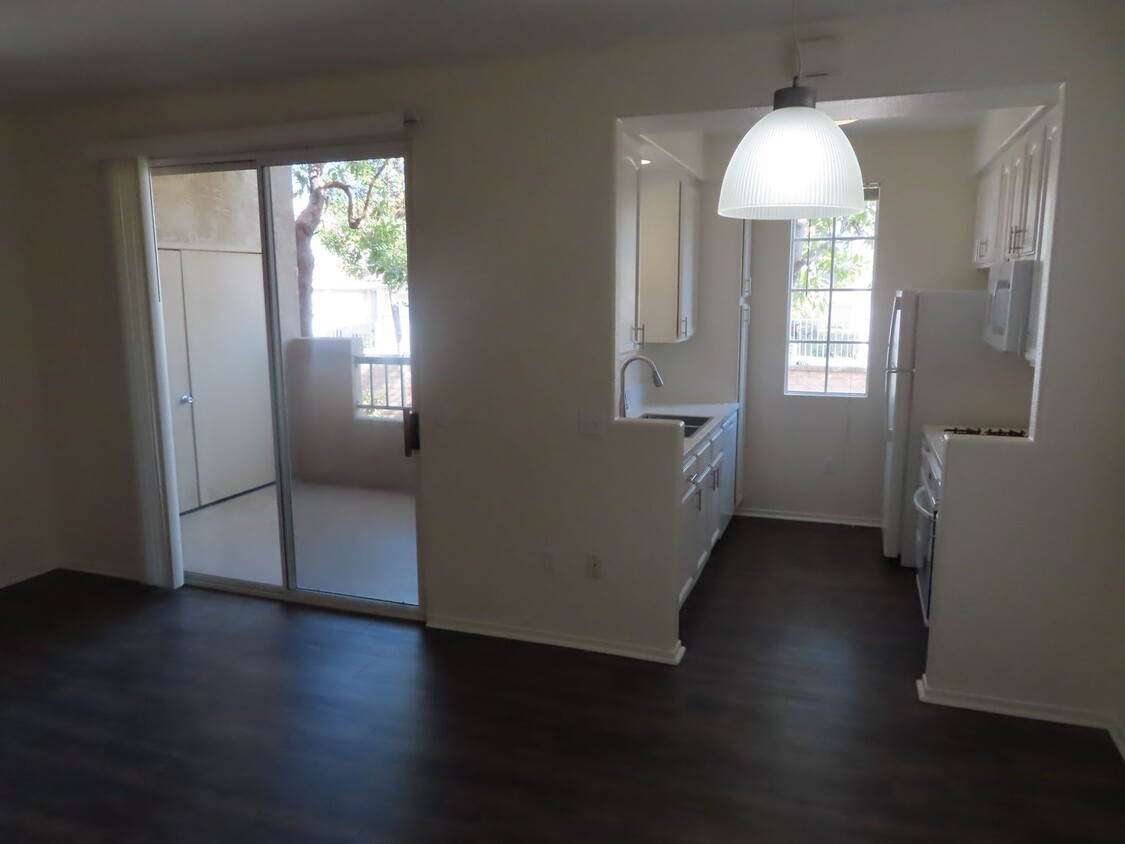 Foto principal - Two Bedroom, Two Bath Condo in Mira Mesa