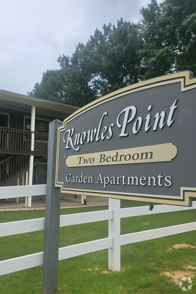 Building Photo - Knowles Pointe Apartments