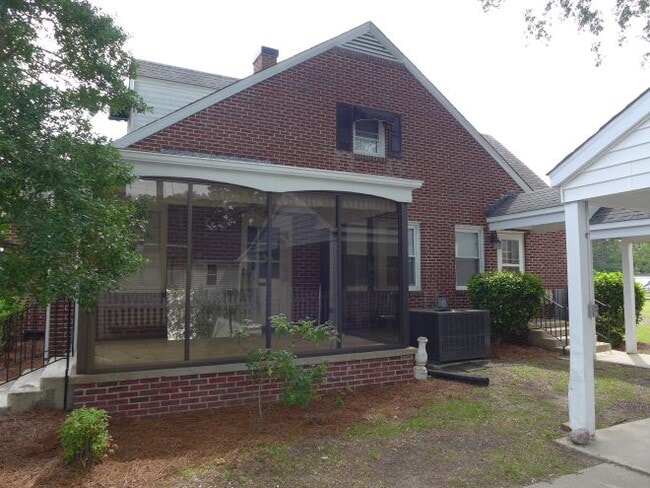 Building Photo - 205 N Caswell St