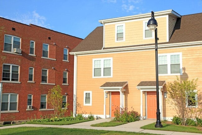 Building Photo - 137 Wyllys St