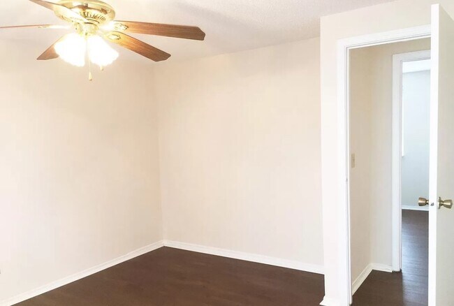 Building Photo - 251 Apache Dr