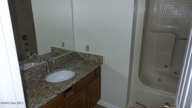 Foto del edificio - 3200 Crystal Oaks Ln