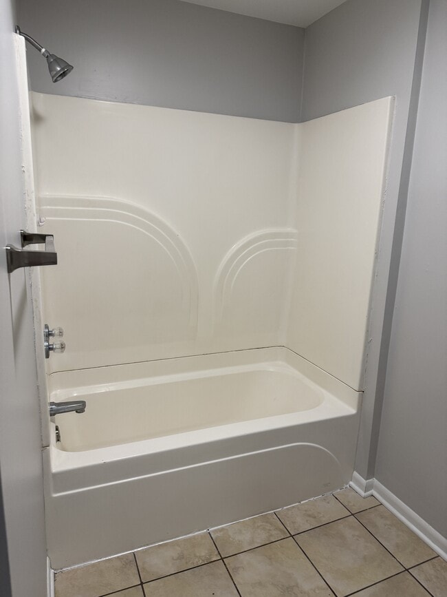 Building Photo - 500 E 1st St