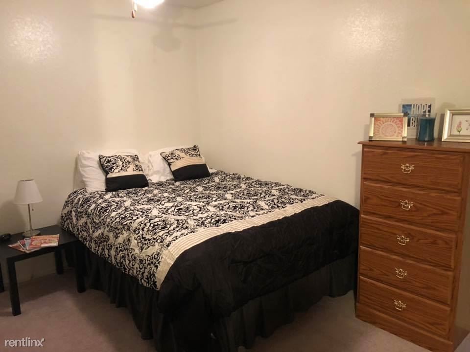 220 Ridgecrest Dr, Elk City, OK 73644 Room for Rent in Elk City, OK