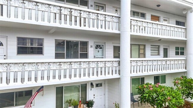 Foto del edificio - 2454 Australia Way E