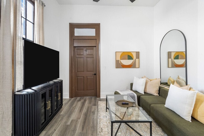 Building Photo - 4317 Canal St