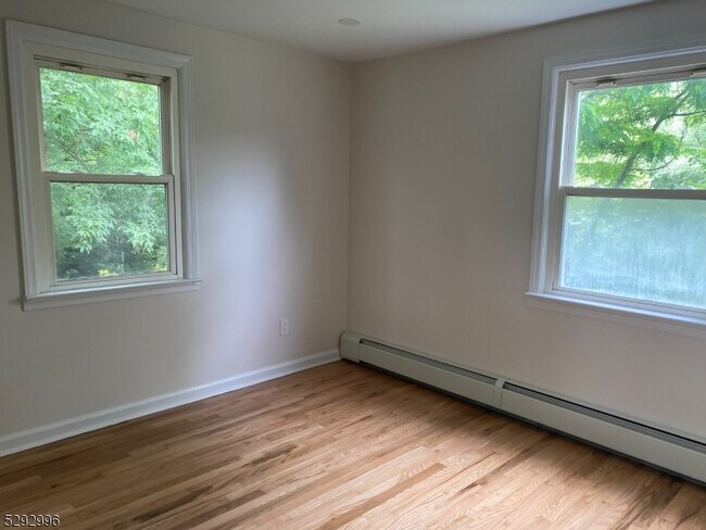 Building Photo - 536 Broughton Ave