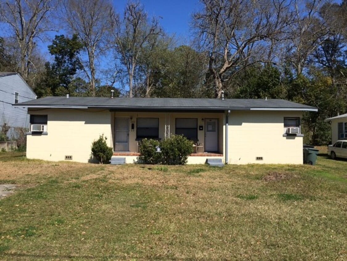 2 Bedroom Duplex on Hancock Street - Available now! - 2 Bedroom Duplex on Hancock Street - Available now!