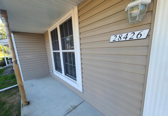 Building Photo - 28426 Longmeadow Ln