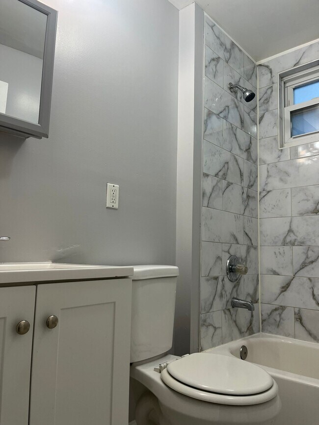 Foto del edificio - 220 Dwight St