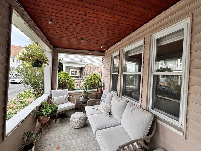 Foto del edificio - 24 Teele Ave