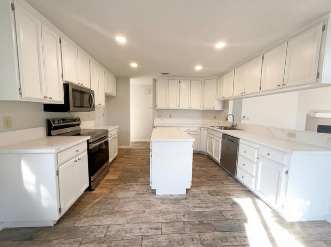 Building Photo - 4744 Ponderay Ln