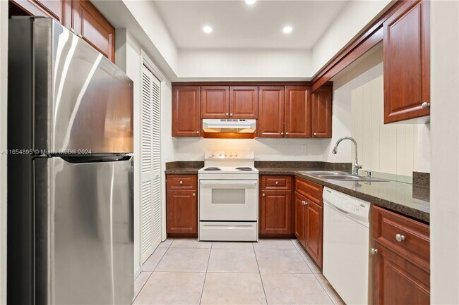 Foto del edificio - 6861 NW 11th Pl