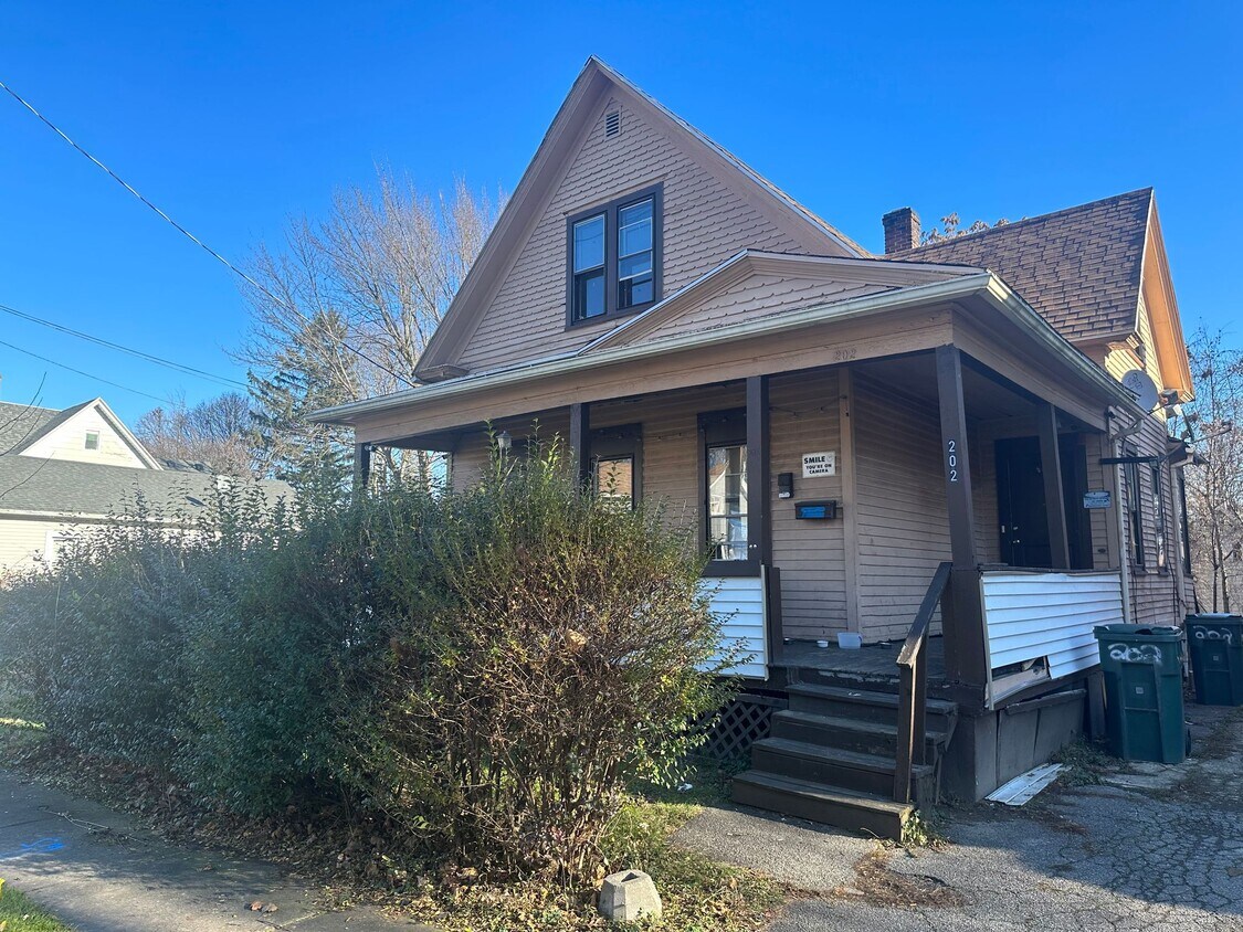 Foto principal - 202 4th St