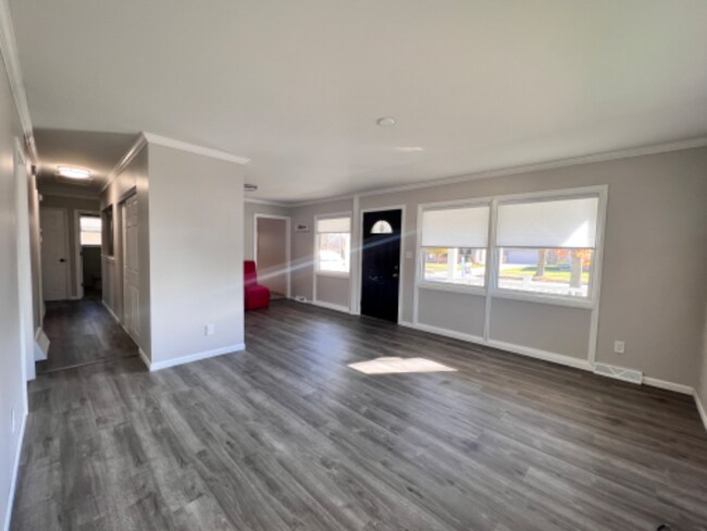 Foto del edificio - W67N435 Grant Ave