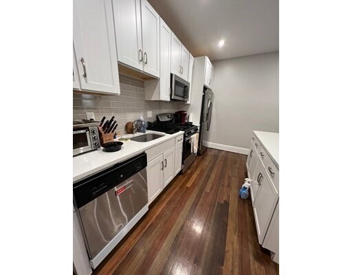 Primary Photo - 209 E St