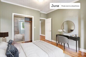 Building Photo - Private bedroom in 3 bed/2 bath Home