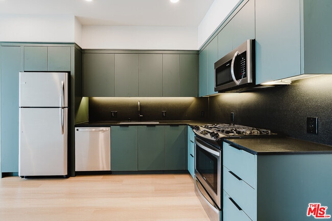 Building Photo - 10601 Washington Blvd