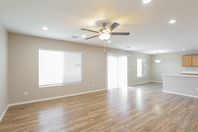 Foto del edificio - 5804 S 10th Dr