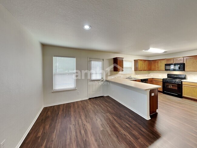 Foto del edificio - 3123 Candleside Dr