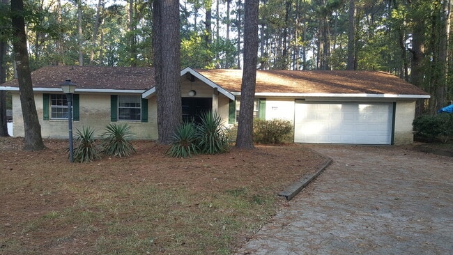Building Photo - 4 bedroom 2 bath in Tall Timbers