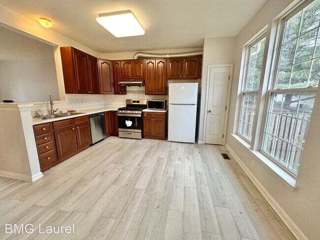 Building Photo - 3 br, 2.5 bath House - 8855 Papillon Dr