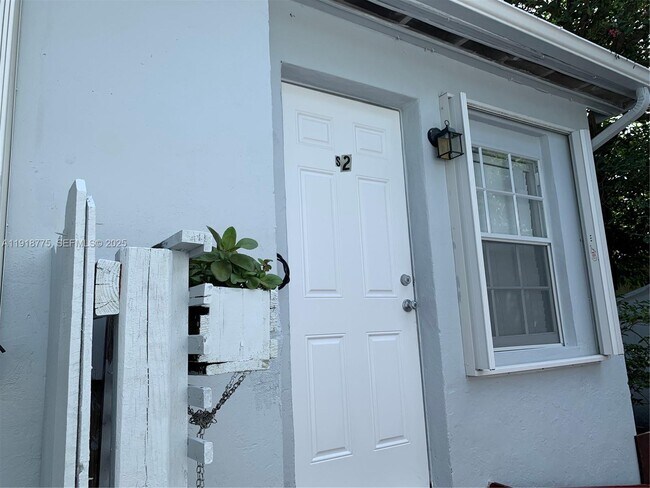 Building Photo - 750 NE 86th St