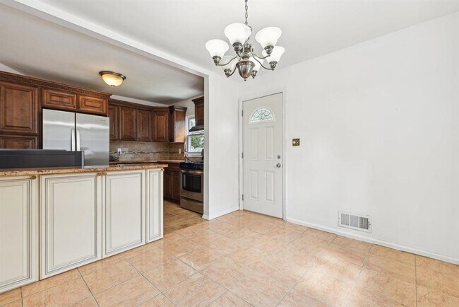 Foto del edificio - 482 S Elm St