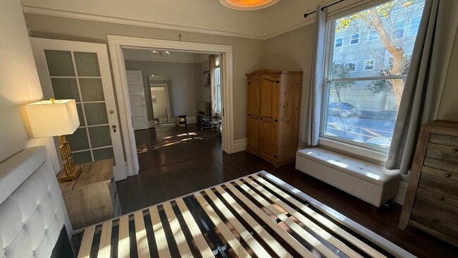 Building Photo - EPIC REA- Outstanding NOPA Location w/Garage Parking - 2 BR/1 BA Condo