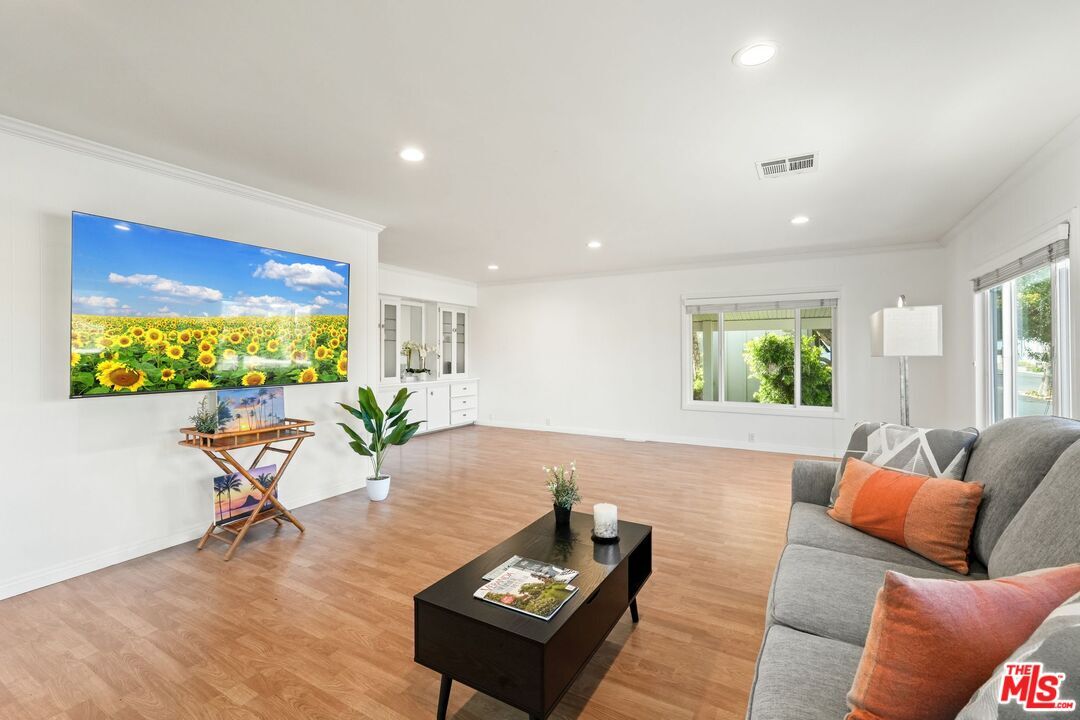 Foto principal - 29500 Heathercliff Rd