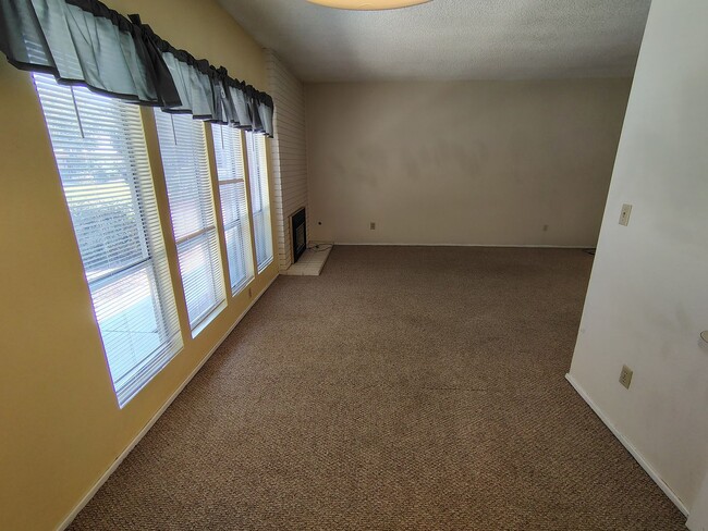 Building Photo - 2817 Thornton Ct