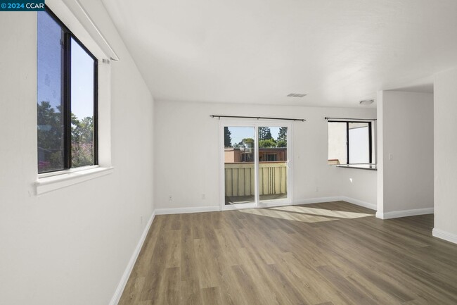 Building Photo - 2520 Walters Way