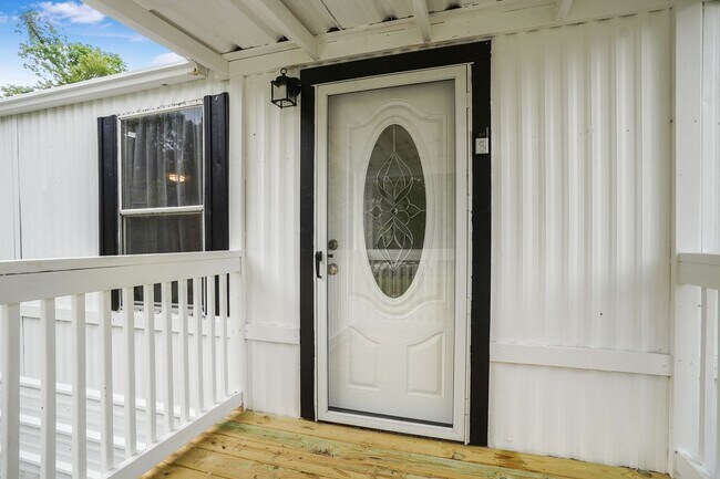 Foto del edificio - 21950 Caney Dr