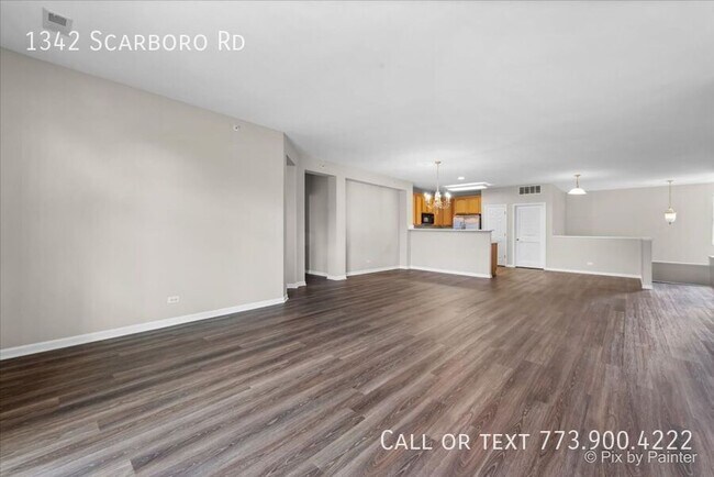 Foto del edificio - Lions Gate 3 bed +den 2 bath townhome unit...