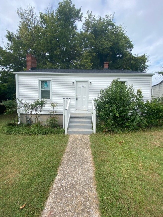 Building Photo - 130 Oakdale Ct
