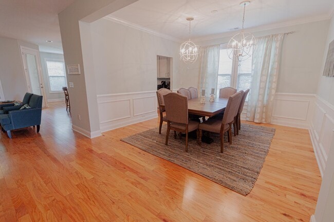 Building Photo - 2402 Via Palma Dr