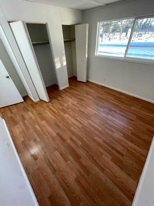 Foto del edificio - 2402 E 6th St