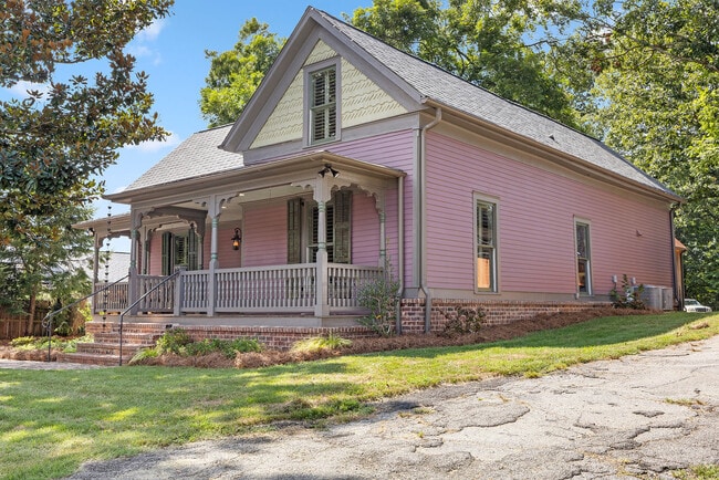 Building Photo - 479 W Park St