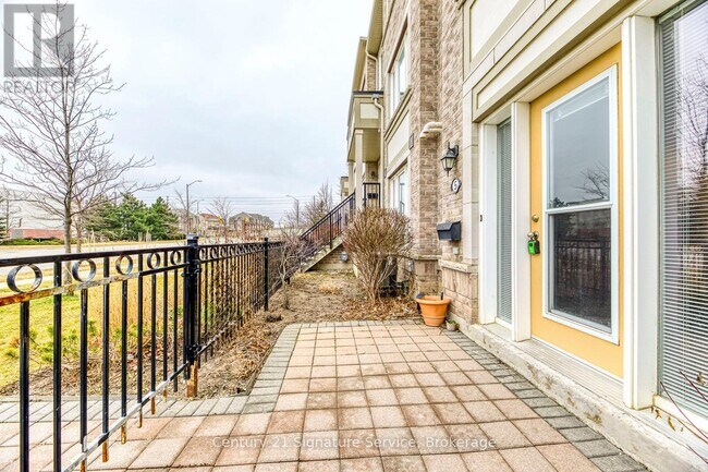 Building Photo - 2935 Hazelton Pl