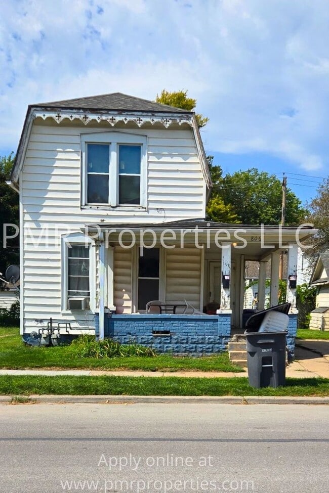 Building Photo - 806 S 7th St