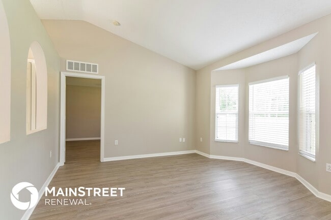 Foto del edificio - 7320 Landmark Dr