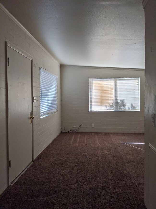 Building Photo - One Bedroom One Bath Home