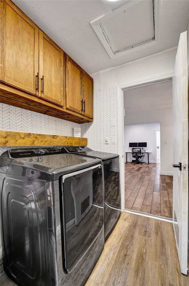 Building Photo - 4960 SW 89th Ave