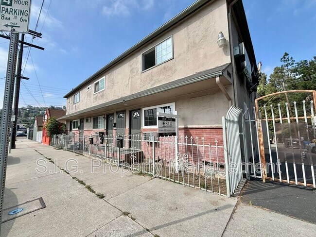 Foto del edificio - 3819 Verdugo Rd