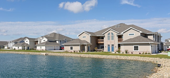 Building Photo - Lake Park Crossing